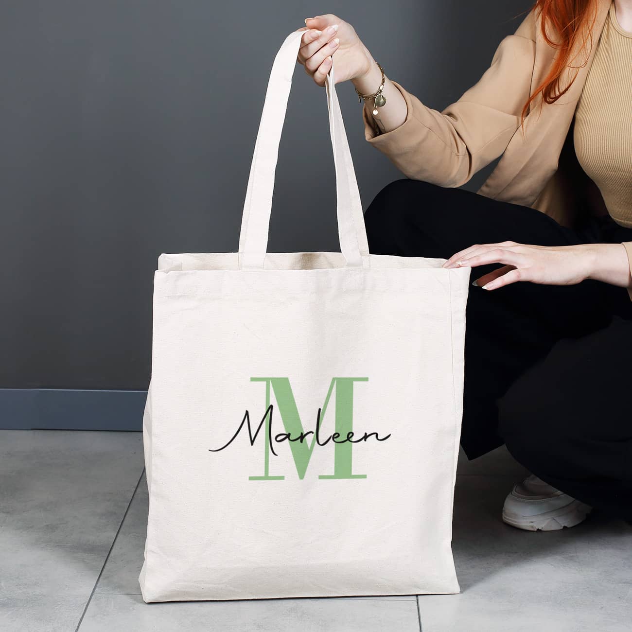 Einkaufstasche mit Initiale in Grün und Name personalisiert