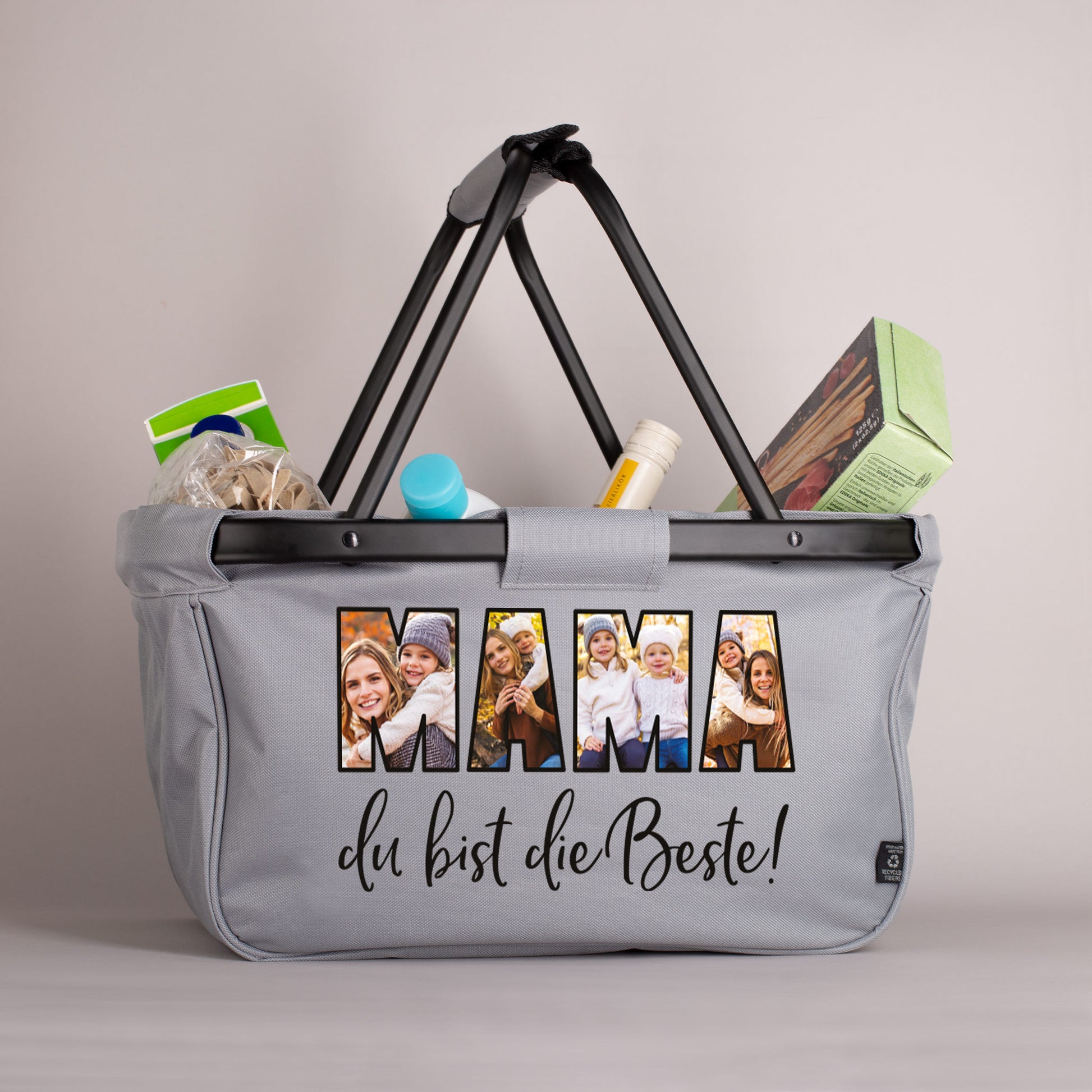 Einkaufskorb in Gebrauch – gefüllt mit frischen Lebensmitteln, ideal für Einkäufe oder als Geschenk für Mütter