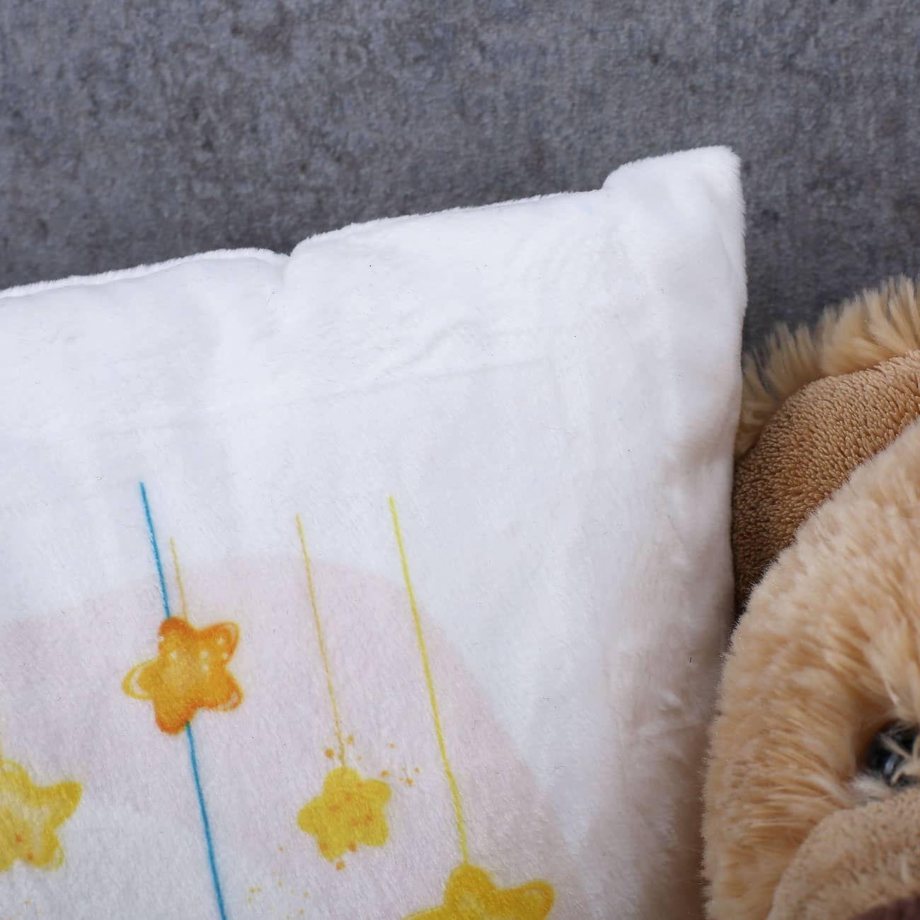 Super flauschiges Kuschelkissen mit Ihrem Aufdruck