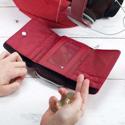 Rote Geldbörse von innen