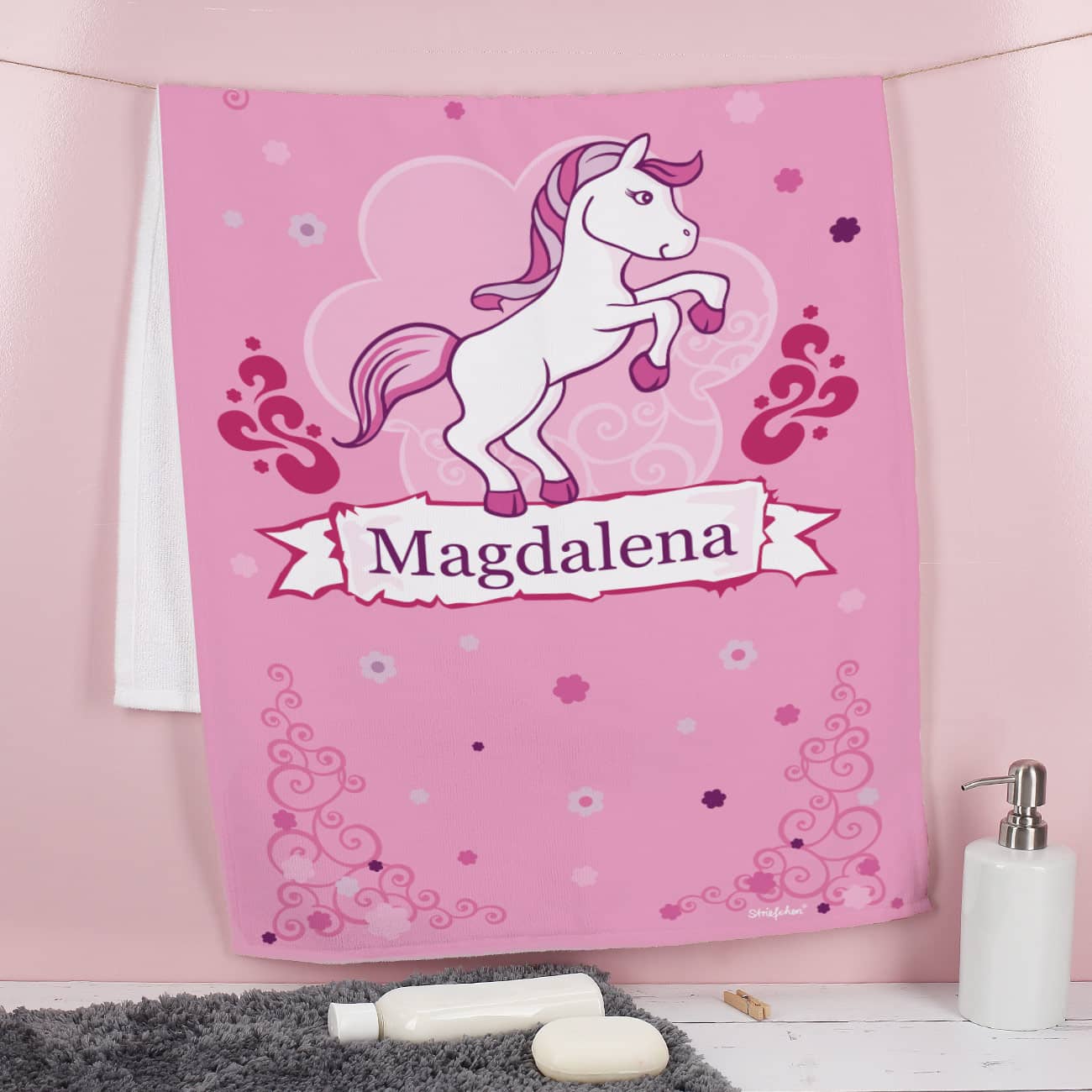 Großes Handtuch in Pink mit Pferd und Wunschname
