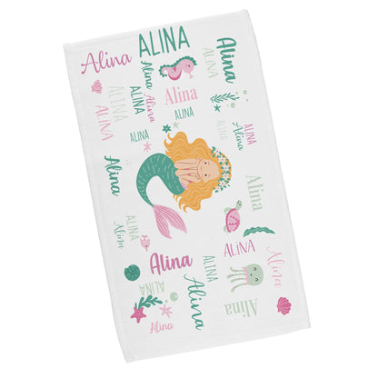 Niedliches Meerjungfrauen - Handtuch mit Namen personalisiert in verschiedenen Farben