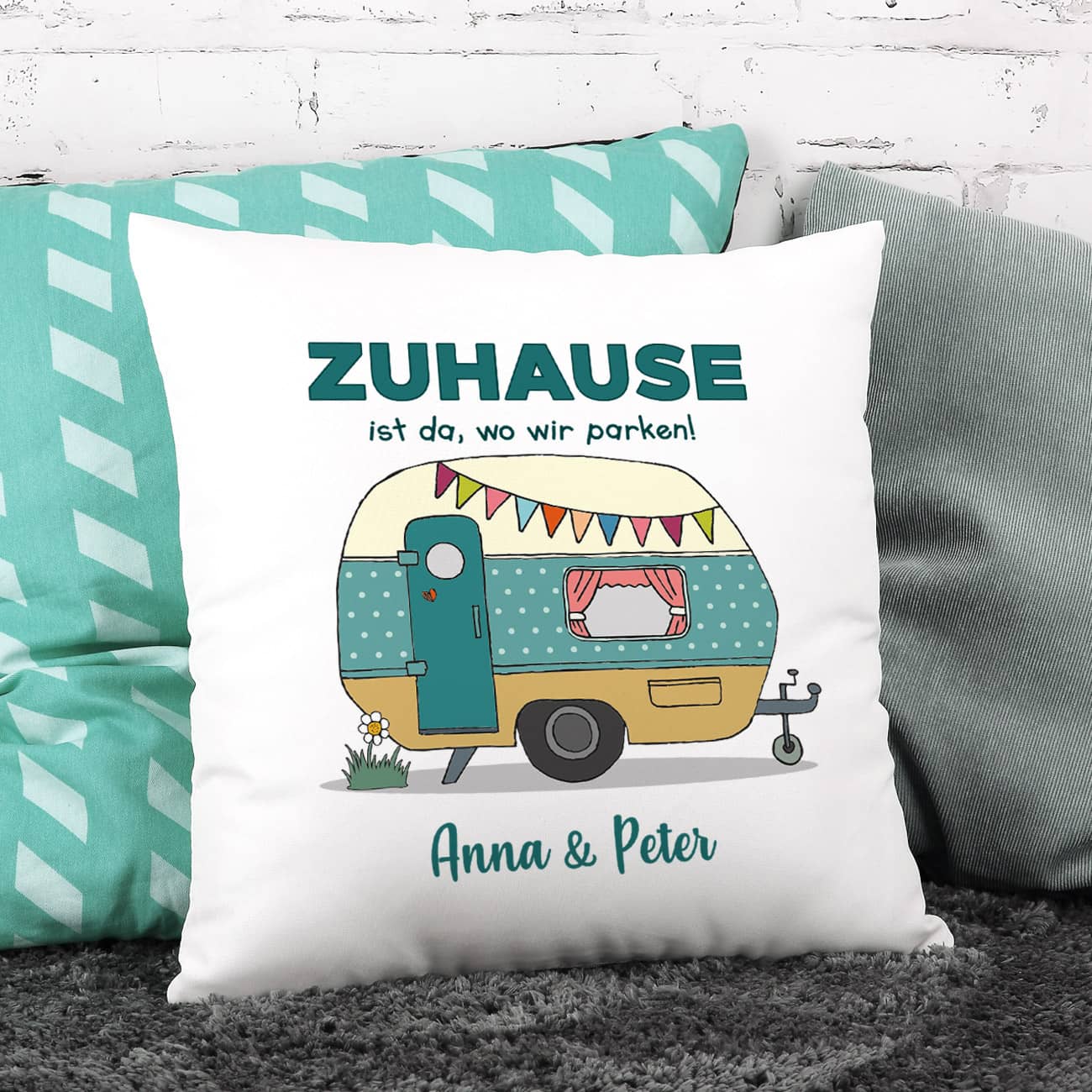Camping-Kissen mit Wohnwagen und Wunschtext