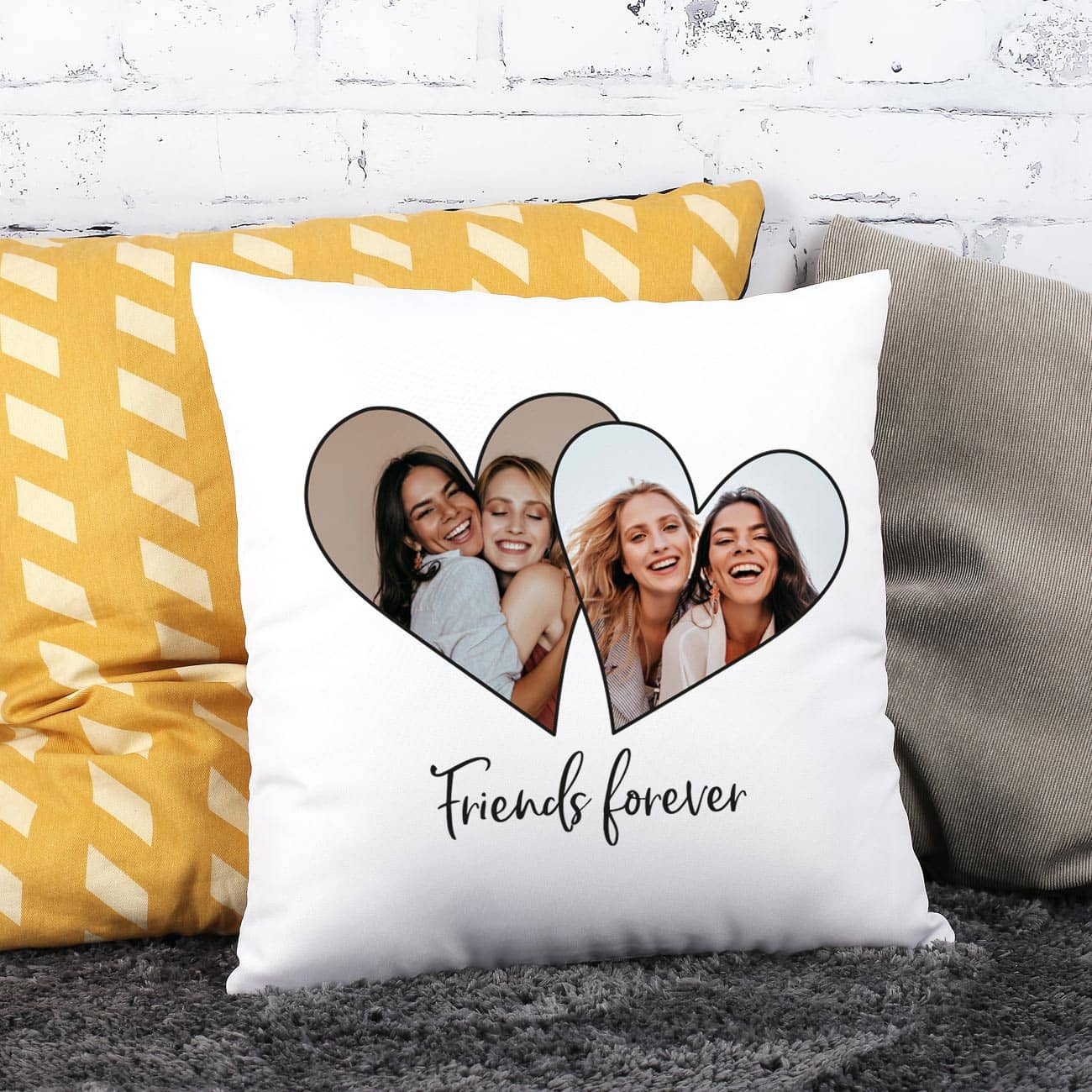 Fotokissen mit zwei Herzen und Wunschtext