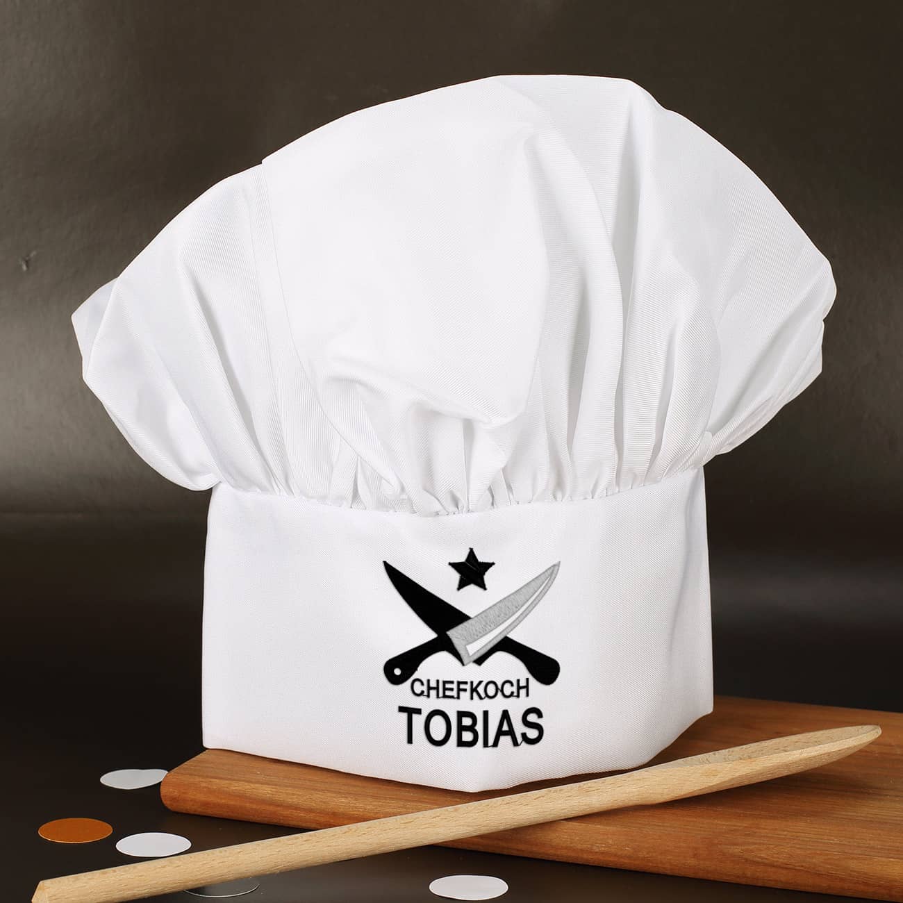 Bestickte Kochmütze "Chefkoch" mit kreuzenden Messern und Name