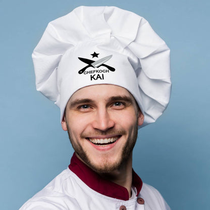 Kochmütze mit Name und kreuzenden Messern bestickt