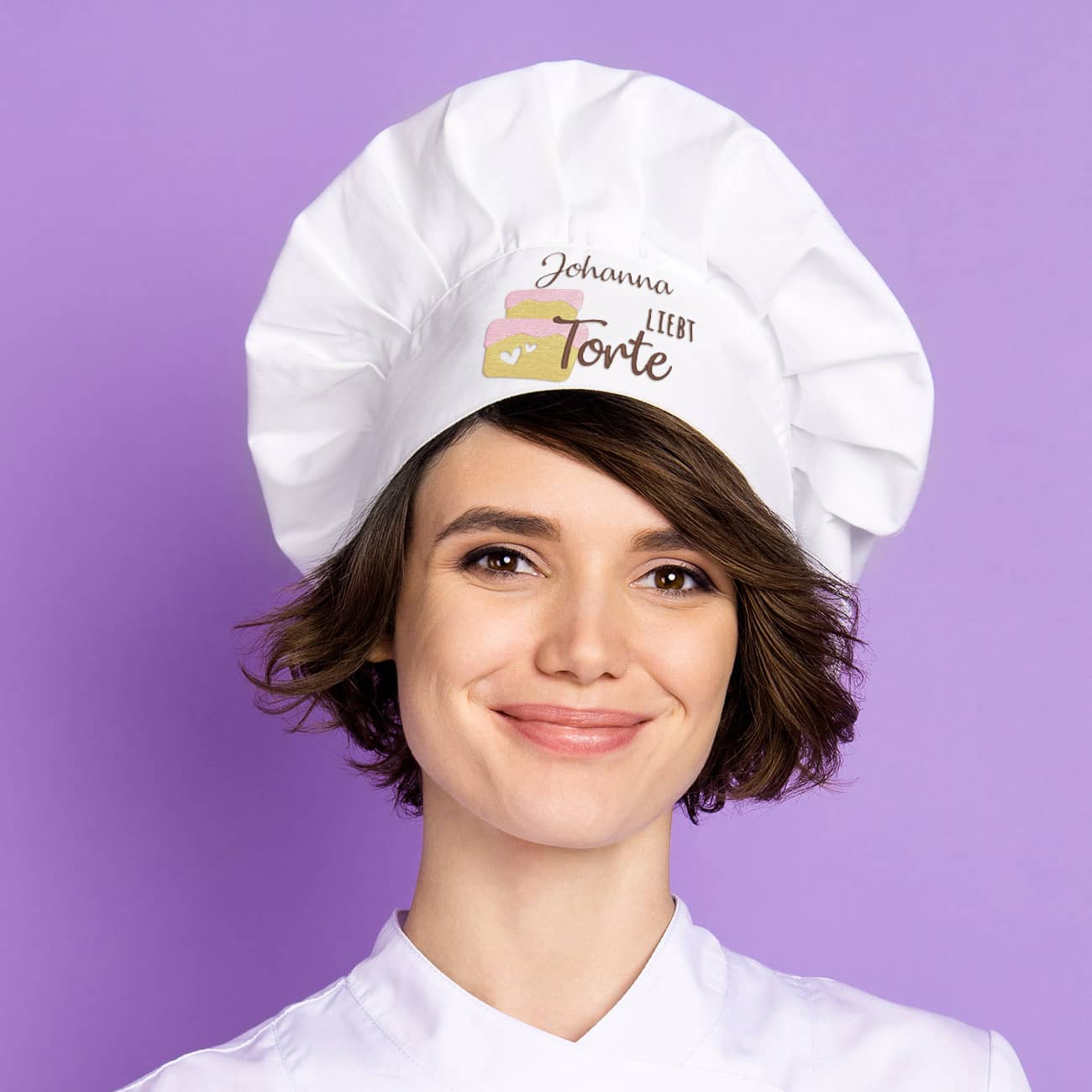 Bestickte Kochmütze mit niedlicher Torte und einem Namen Ihrer Wahl