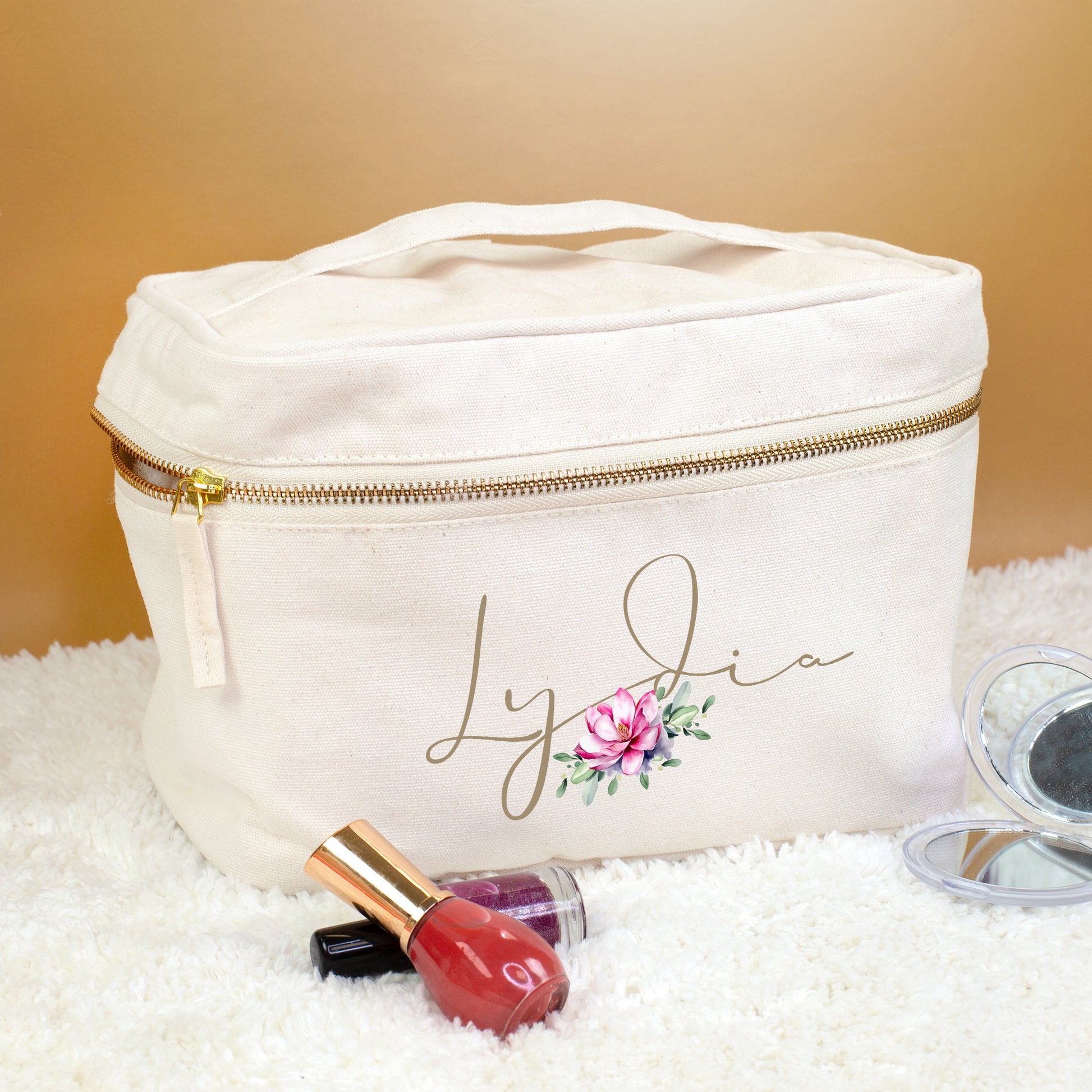 Personalisierter Kulturbeutel mit Namen Lydia, Blumenmotiv, Nagellack und Kosmetikspiegel
