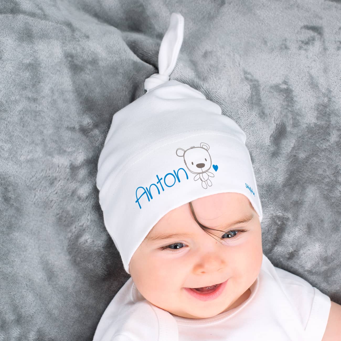 Süße Zipfelmütze für Babys mit Teddymotiv