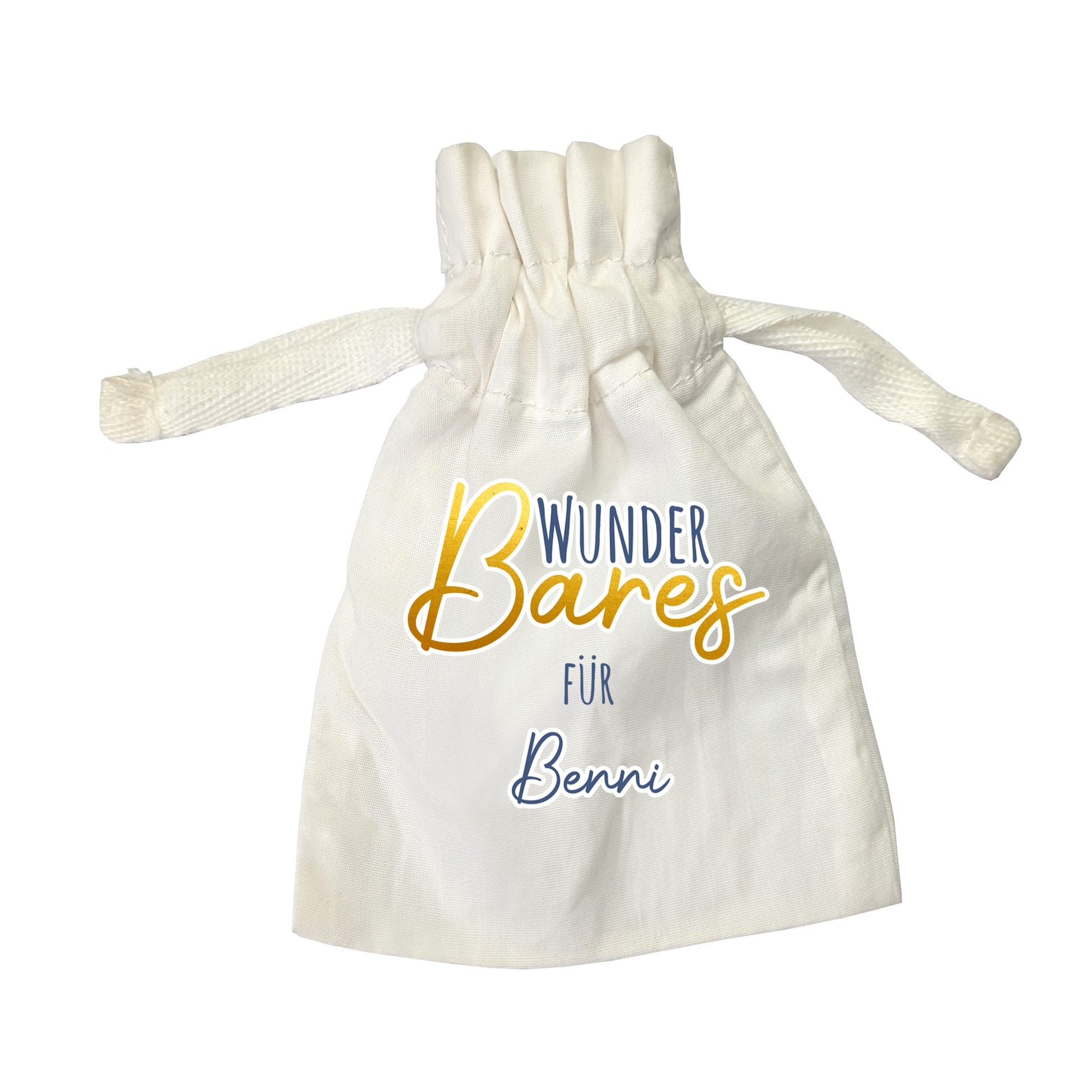 Freigestellter Baumwollbeutel mit personalisiertem Druck „WunderBares für Benni“ auf weißem Hintergrund