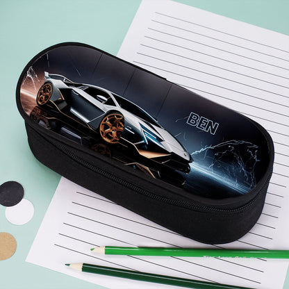 Federmäppchen mit Rennwagen und Name Ben auf linierten Blättern