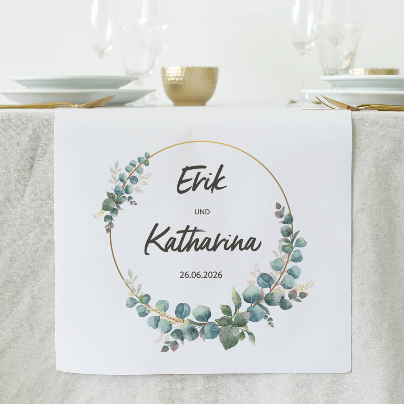 Tischläufer zur Hochzeit mit Eukalyptus-Motiv, Namen und Datum