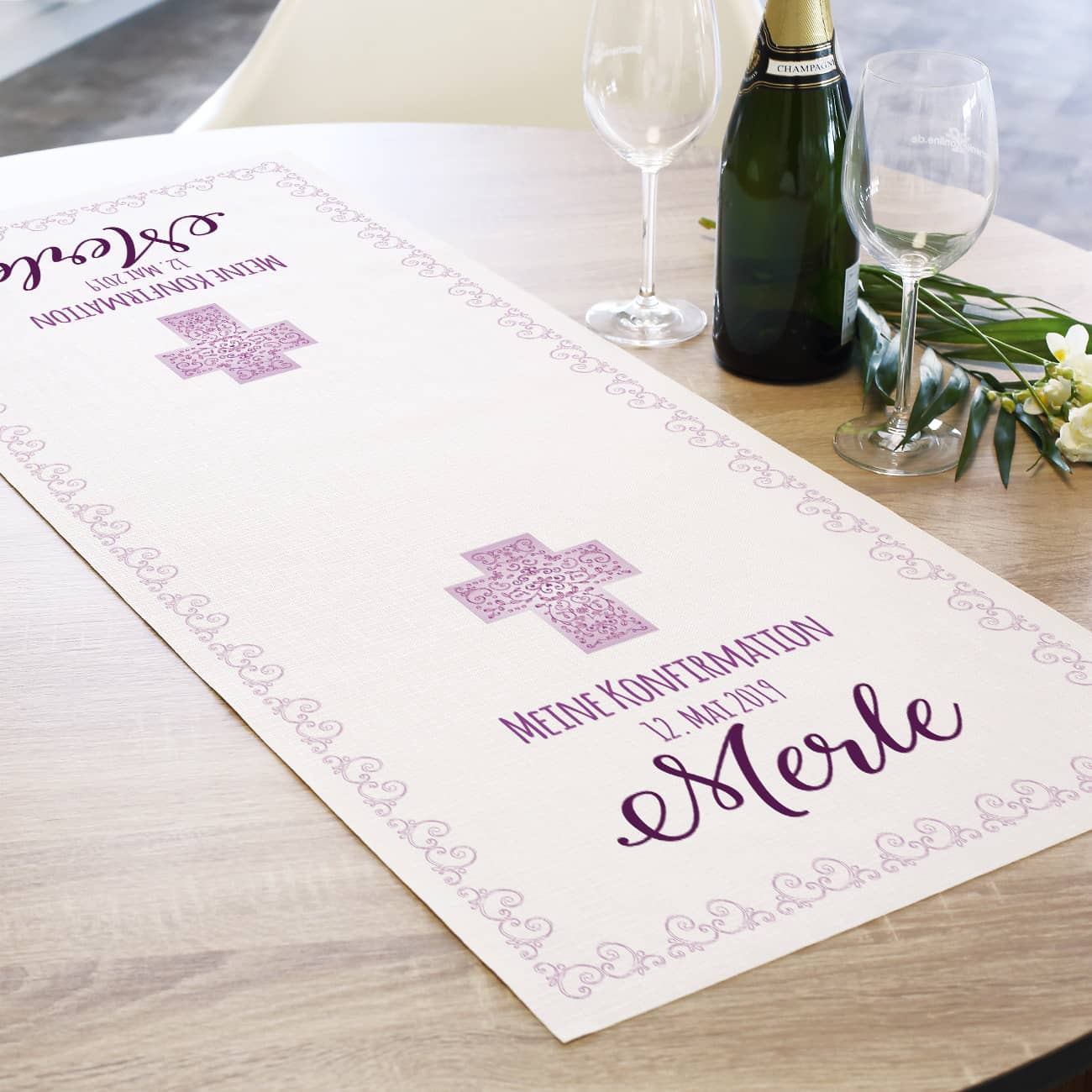 Tischläufer zur Kommunion, Konfirmation oder Taufe, in lila