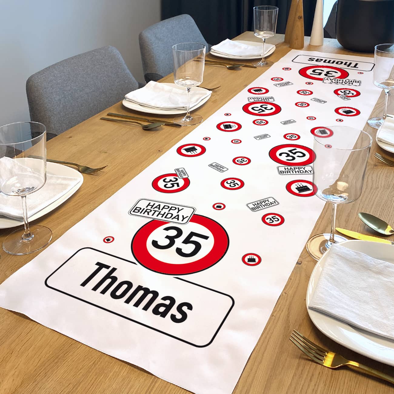 Geburtstags - Tischläufer mit Verkehrszeichen, Alter & Name - in zwei Längen