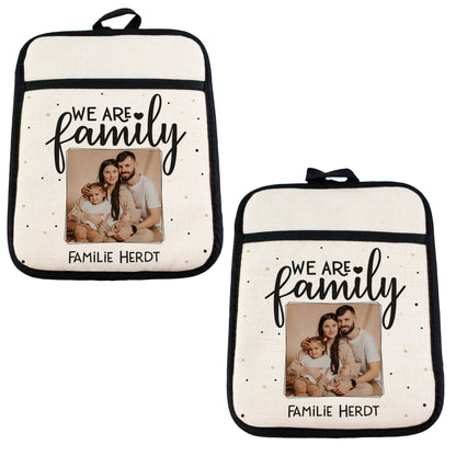 Freigestelltes Bild der beiden Topflappen auf weißem Hintergrund