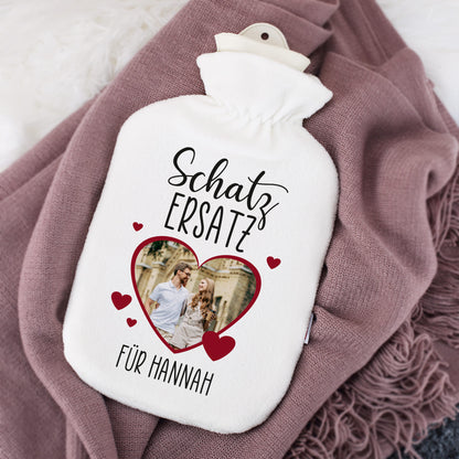 Personalisierte Wärmflasche mit Aufdruck „Schatz Ersatz“, rotem Herz und Foto, Name Hannah