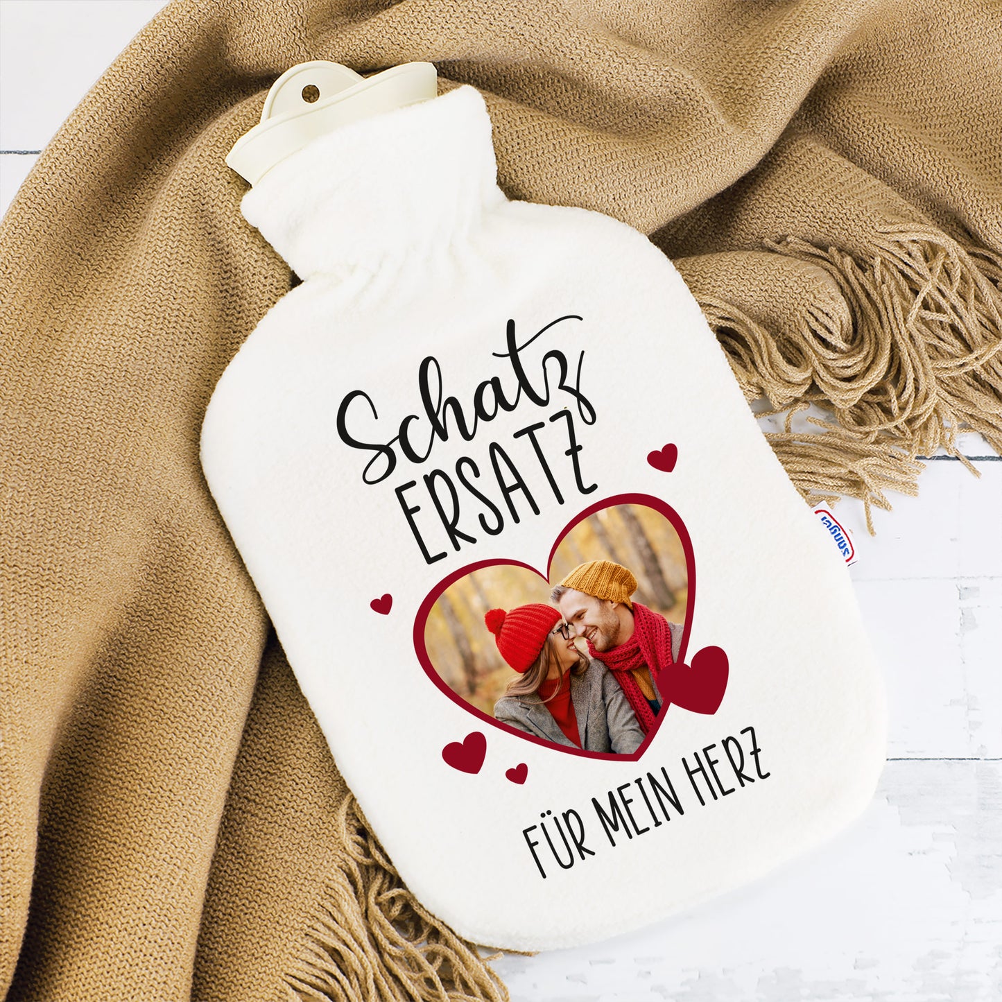 Wärmflasche mit Herzmotiv Schatz Ersatz, Paarfoto, braune Decke