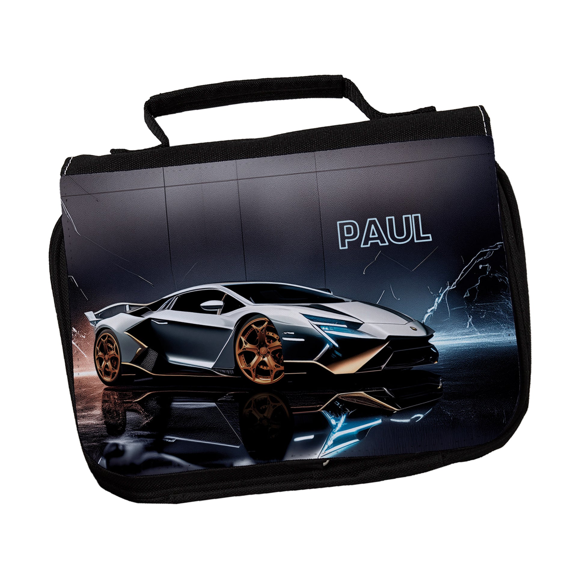 Kulturtasche mit Auto-Design und Name Paul, liegend auf weißem Untergrund
