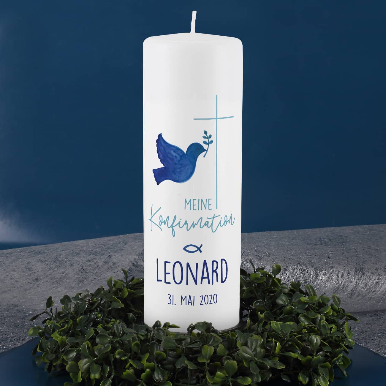 Kerze zur Konfirmation mit Kreuz, Taube und Fisch