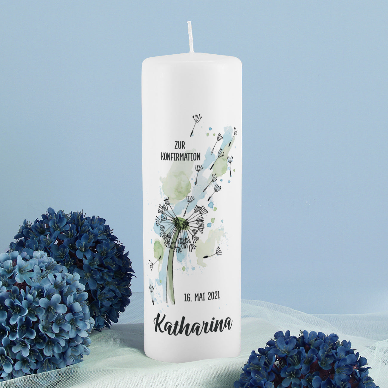 Konfirmationskerze Pusteblume mit Name, Datum und Segensspruch