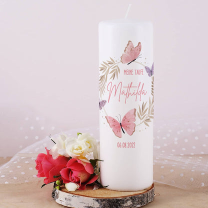 Taufkerze personalisiert mit Name, Datum, Text und Quelle