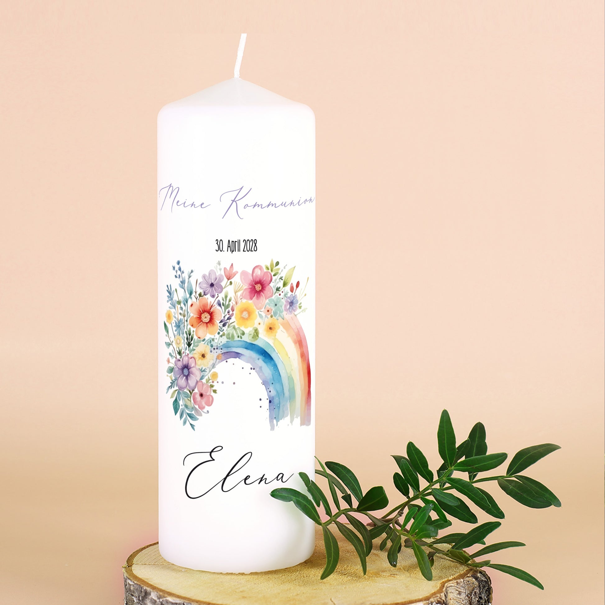 Kerze mit Regenbogenblumenmotiv zur Kommunion von Elena am 30. April 2028