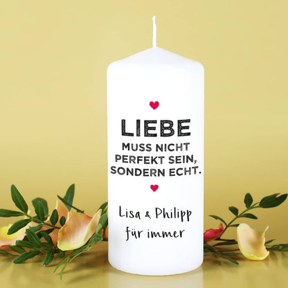 Kerze mit Aufdruck - Liebe muss nicht perfekt sein, sondern echt.