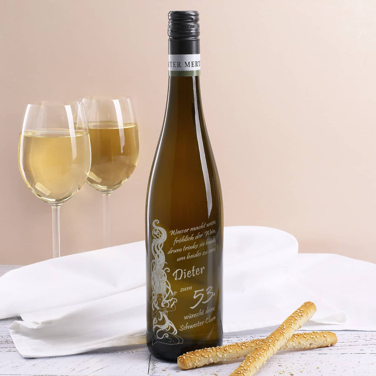 Weißwein mit silberner Gravur