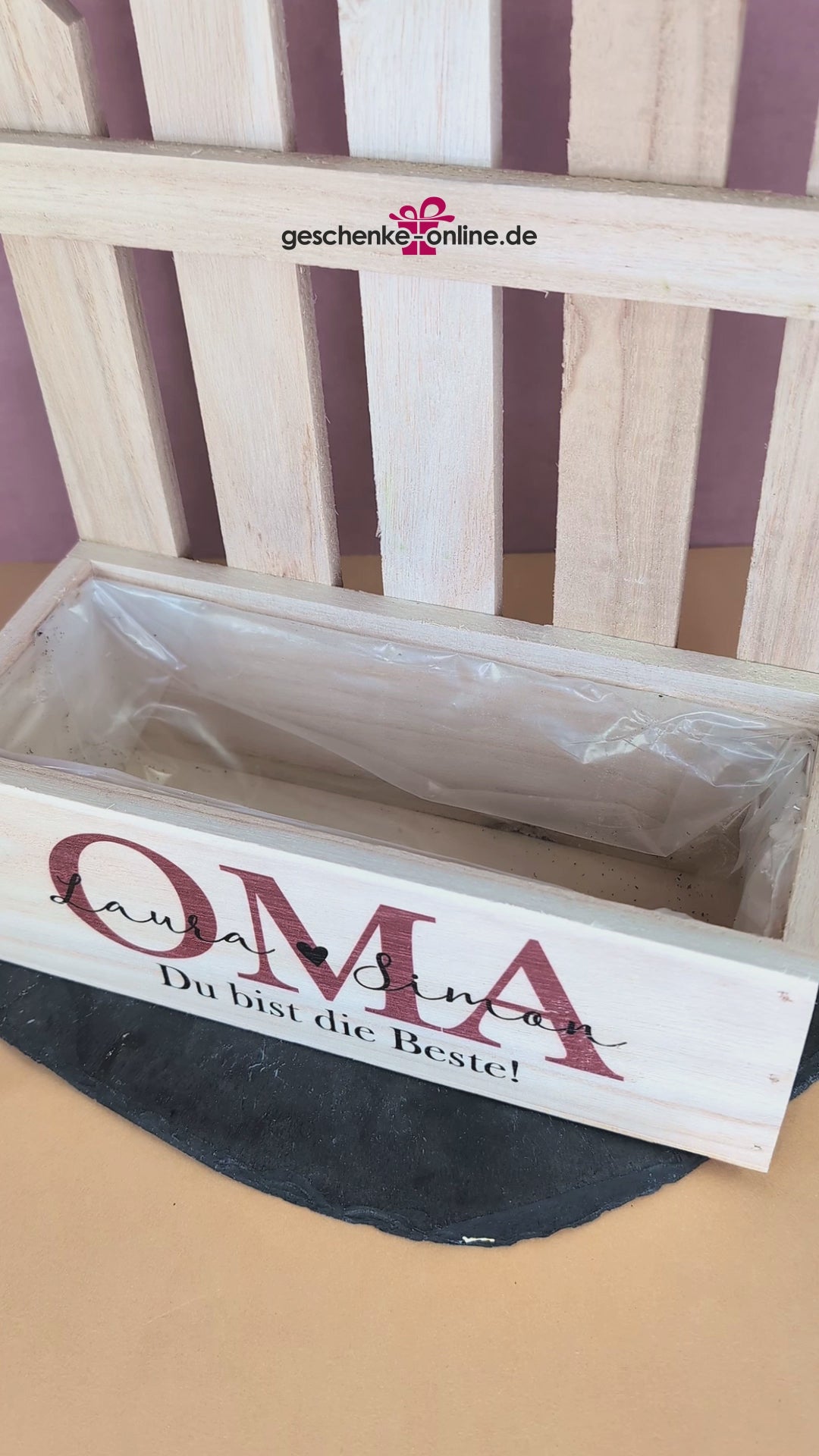 bedruckter Pflanzkorb für Oma mit Personalisierung als Geschenkverpackung zum Muttertag oder Geburtstag