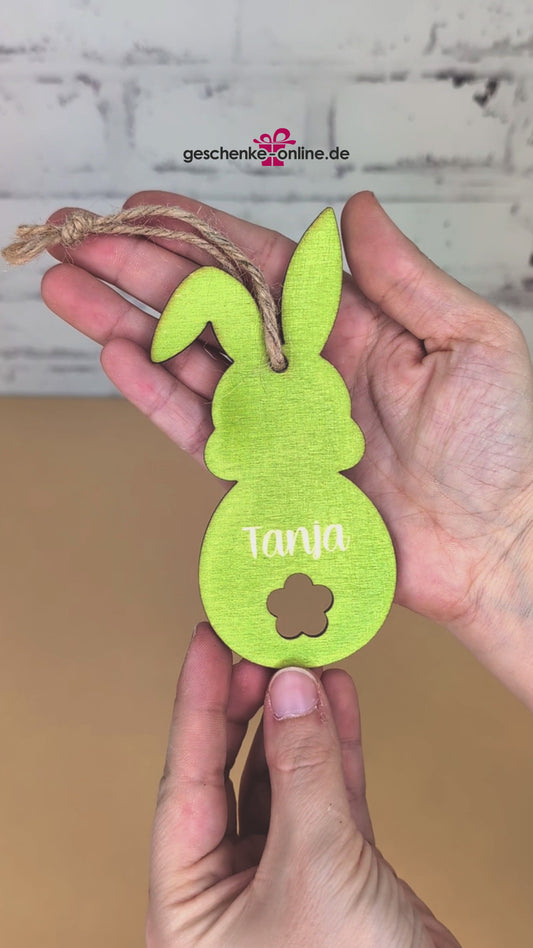 Hasen-Anhänger mit Personalisierung zu Ostern, in 4 Farben verfügbar