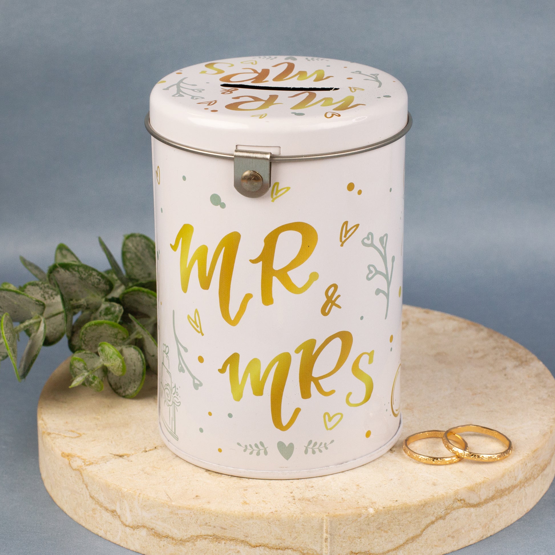 Rückseite der Hochzeits-Spardose mit Mr. & Mrs. Motiv und Luftballons, Ringen und Herzen