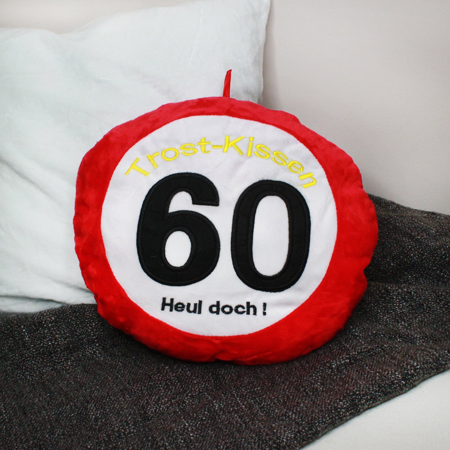 Rundes Spaßkissen 60. Geburtstag mit Aufschrift „Heul doch!“